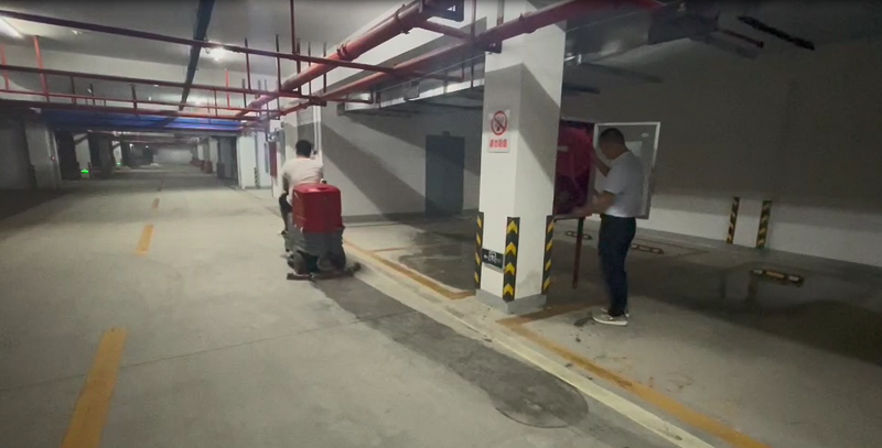 洗地機的吸水扒壞了怎么辦？